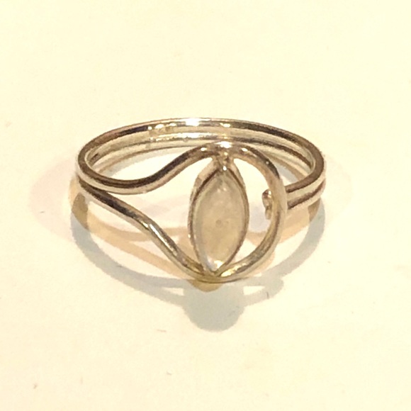 Petite Ethiopian Opal 925 Sterling Silver Ring - Picture 3 of 4